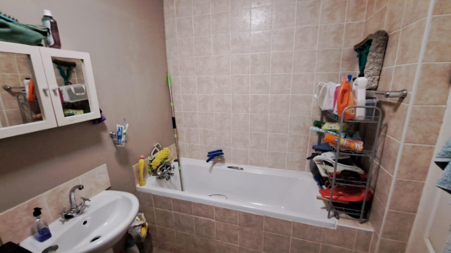 To Let 2 Bedroom Property for Rent in Chrismar Western Cape